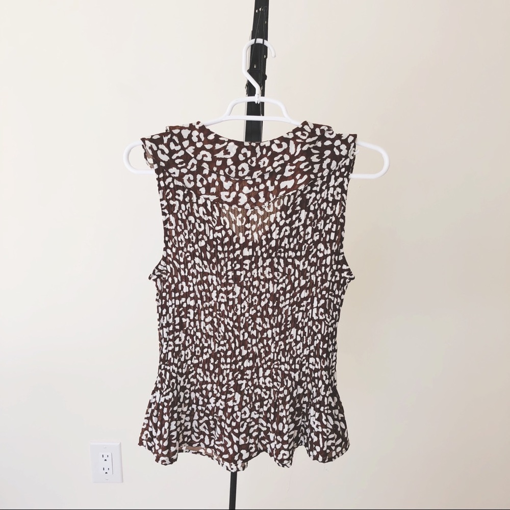 Animal Print Ruffled Blouse - Picture 3 of 3